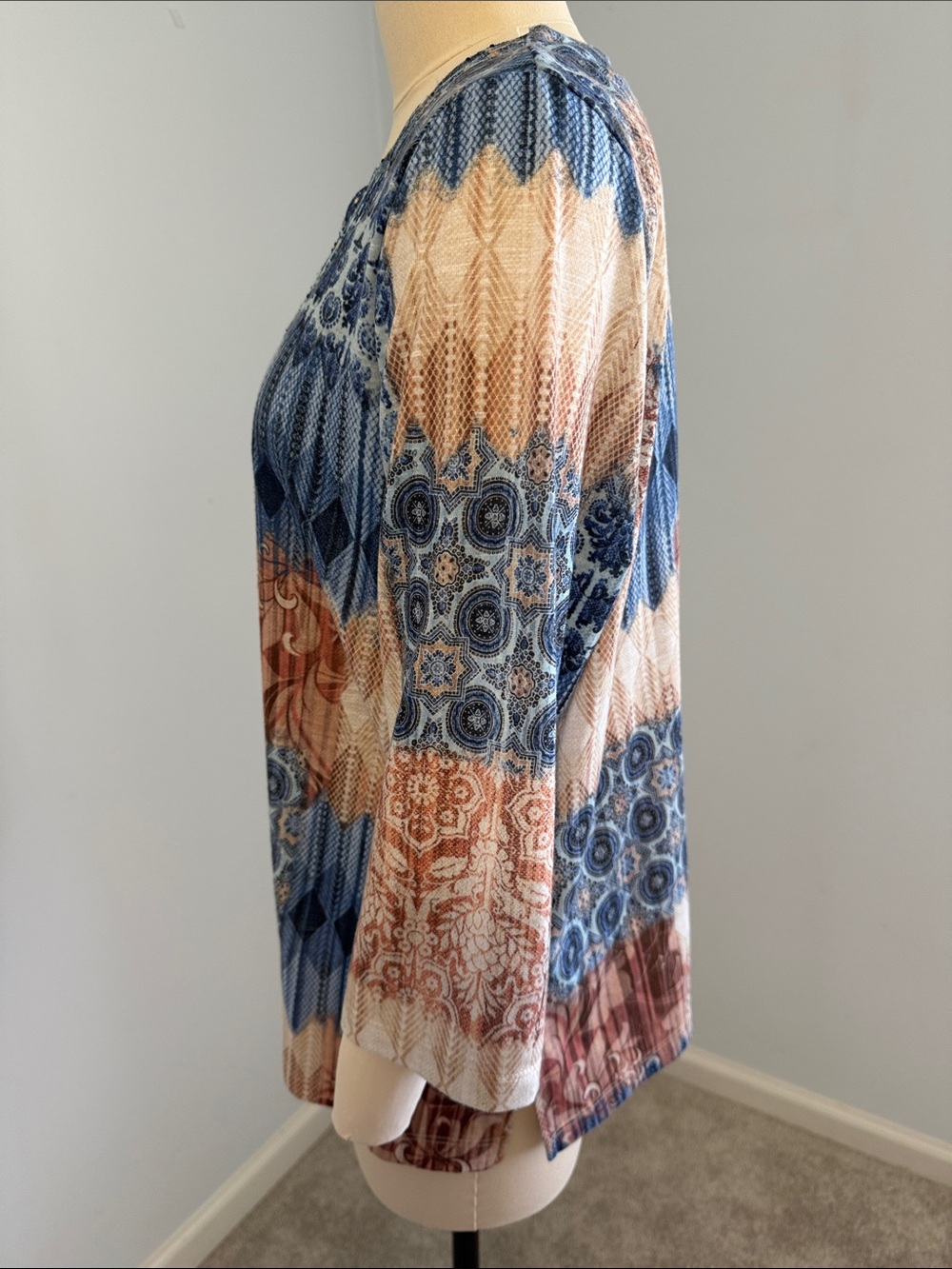 Alfred Dunner Blue and Tan Patchwork-Print 3/4 Sleeve Tunic SZM - Picture 4 of 13